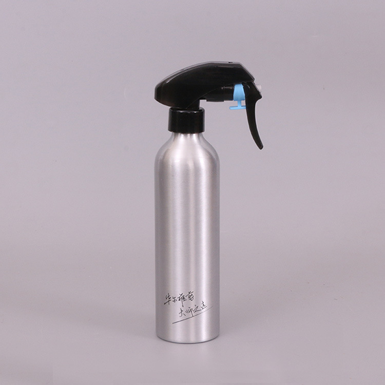 Bình xịt nước cắt tóc Wahl phun sương 200ML