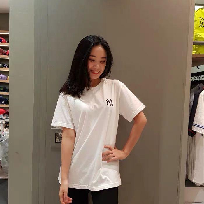Áo Thun Nam Nữ Hot Trend 2019