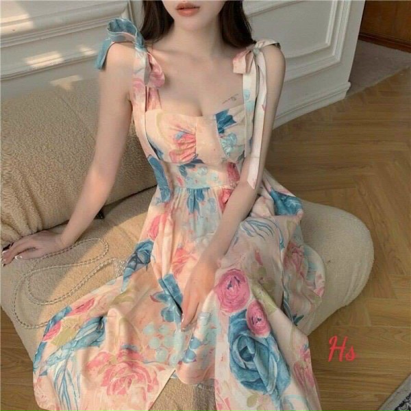 Váy hoa hồng hai dây buộc vai xẻ tà hsu1