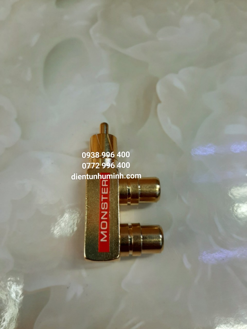 Jack Chia RCA 1 ra 2 Monster vuông góc 90độ(1 cái)