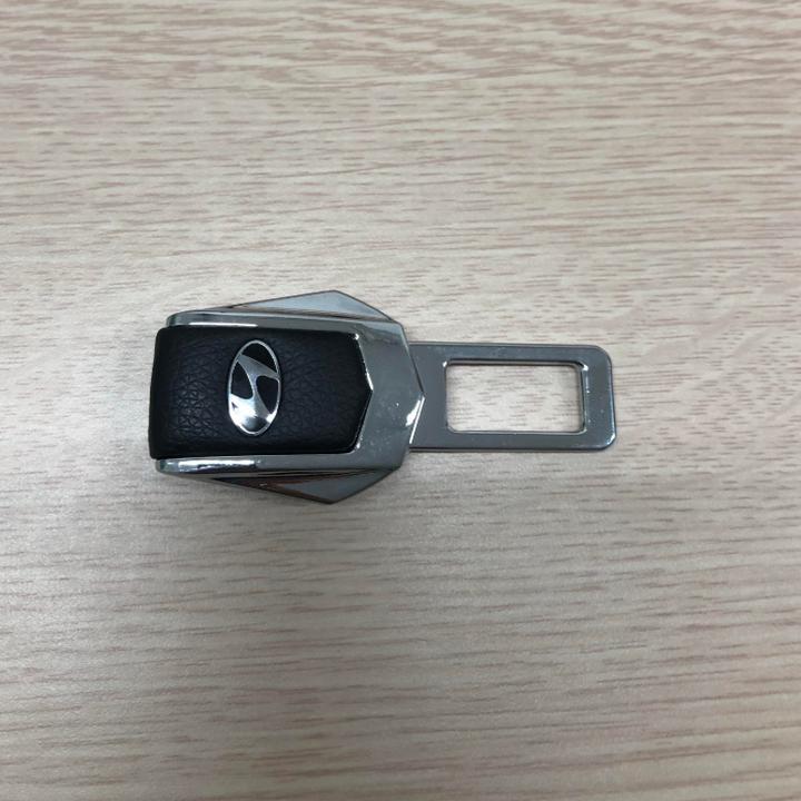 1 chiếc chốt khóa dây đai an toàn chống kêu ô tô, xe hơi dùng cho xe Hyun.dai CKAT-HYD