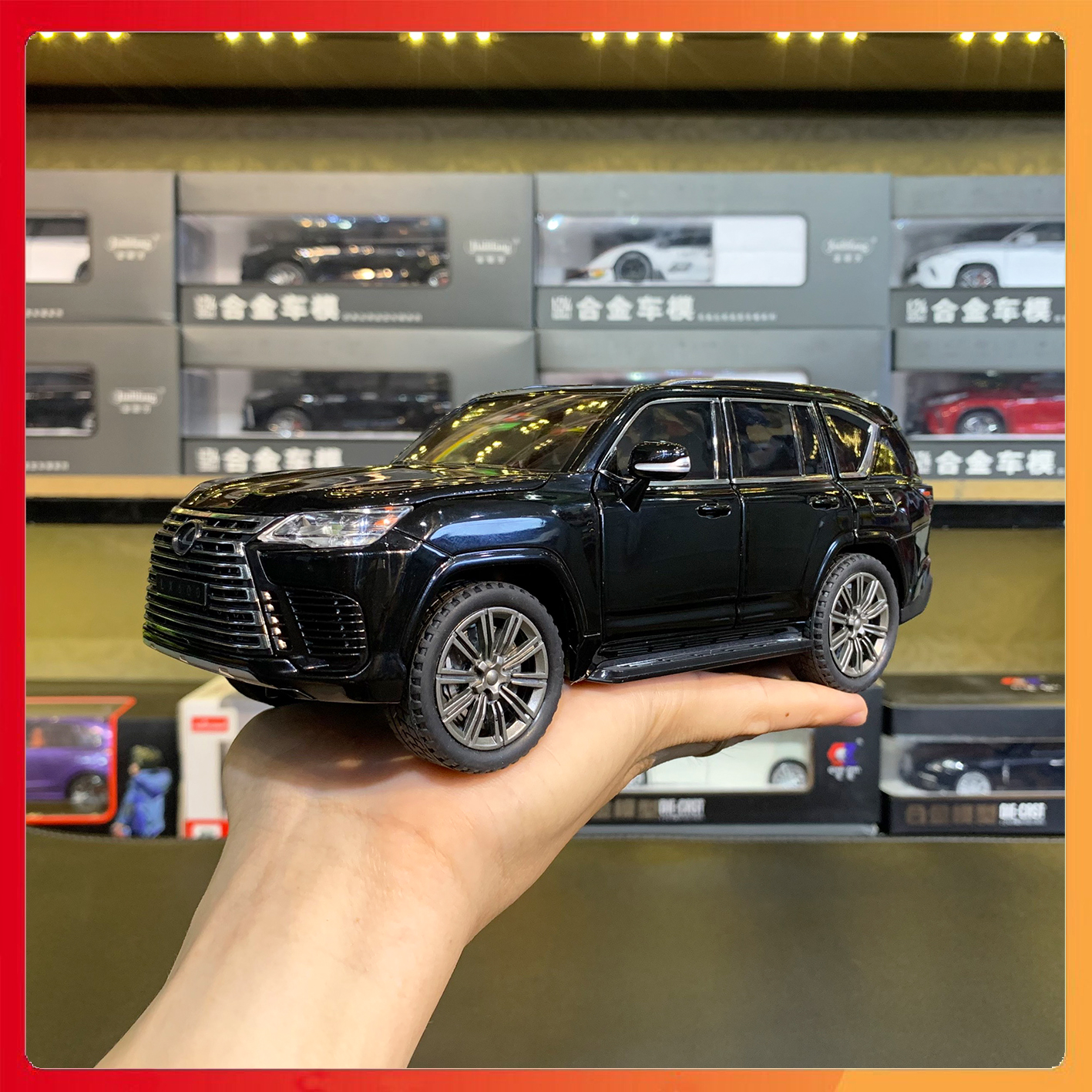 Mô hình xe lexus lx600 tỉ lệ 1:24 chimei