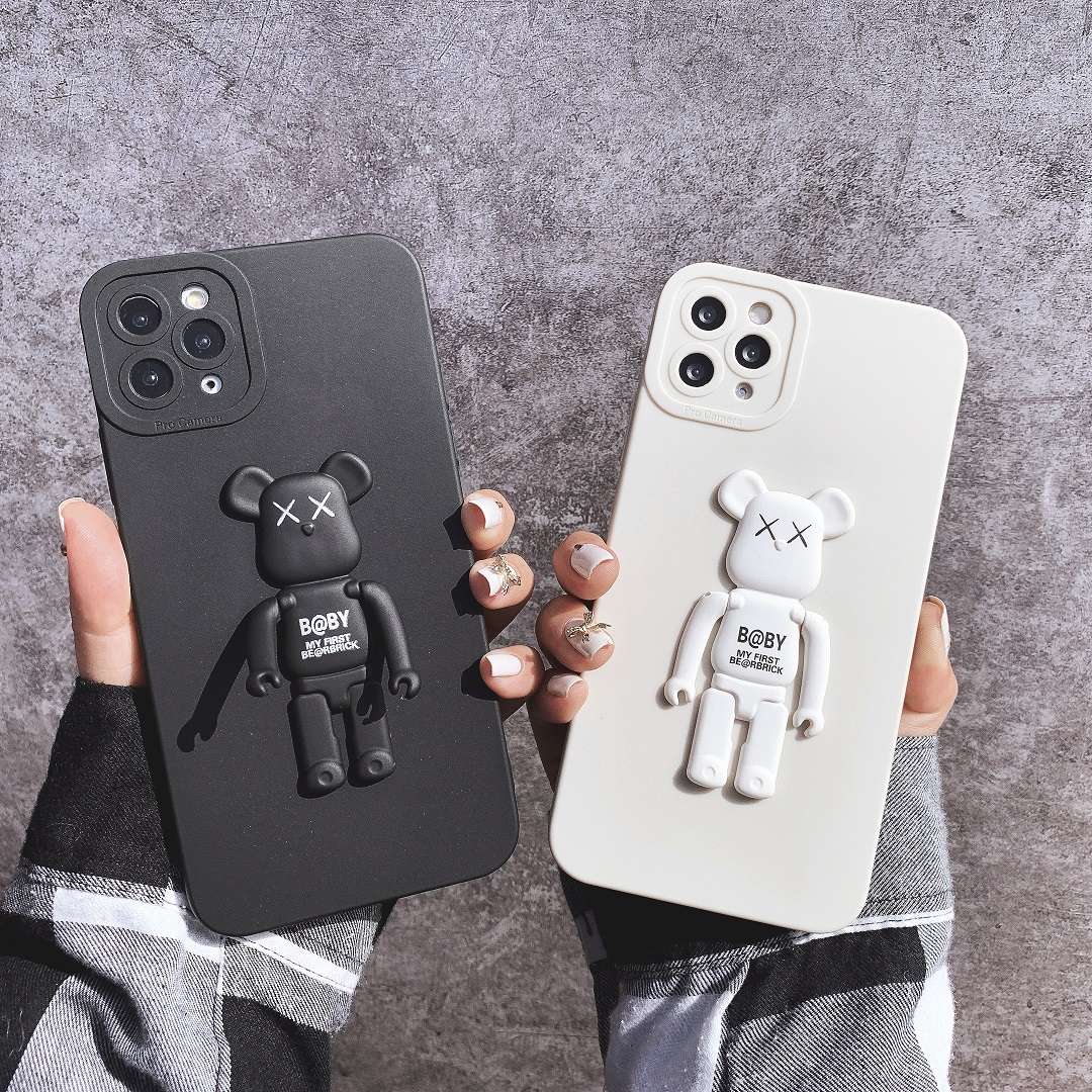 Ốp Lưng Basic Camera Nổi - Mẫu BE@RBRICK ( Kèm Giá Đỡ Hình Gấu )