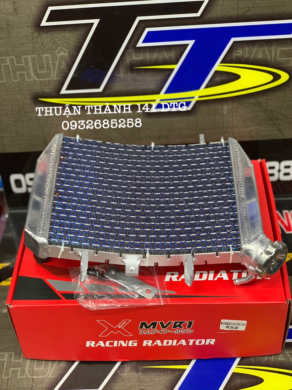 KÉT NƯỚC CONG X1R LƯỚI TITAN XE WINNER / SONIC
