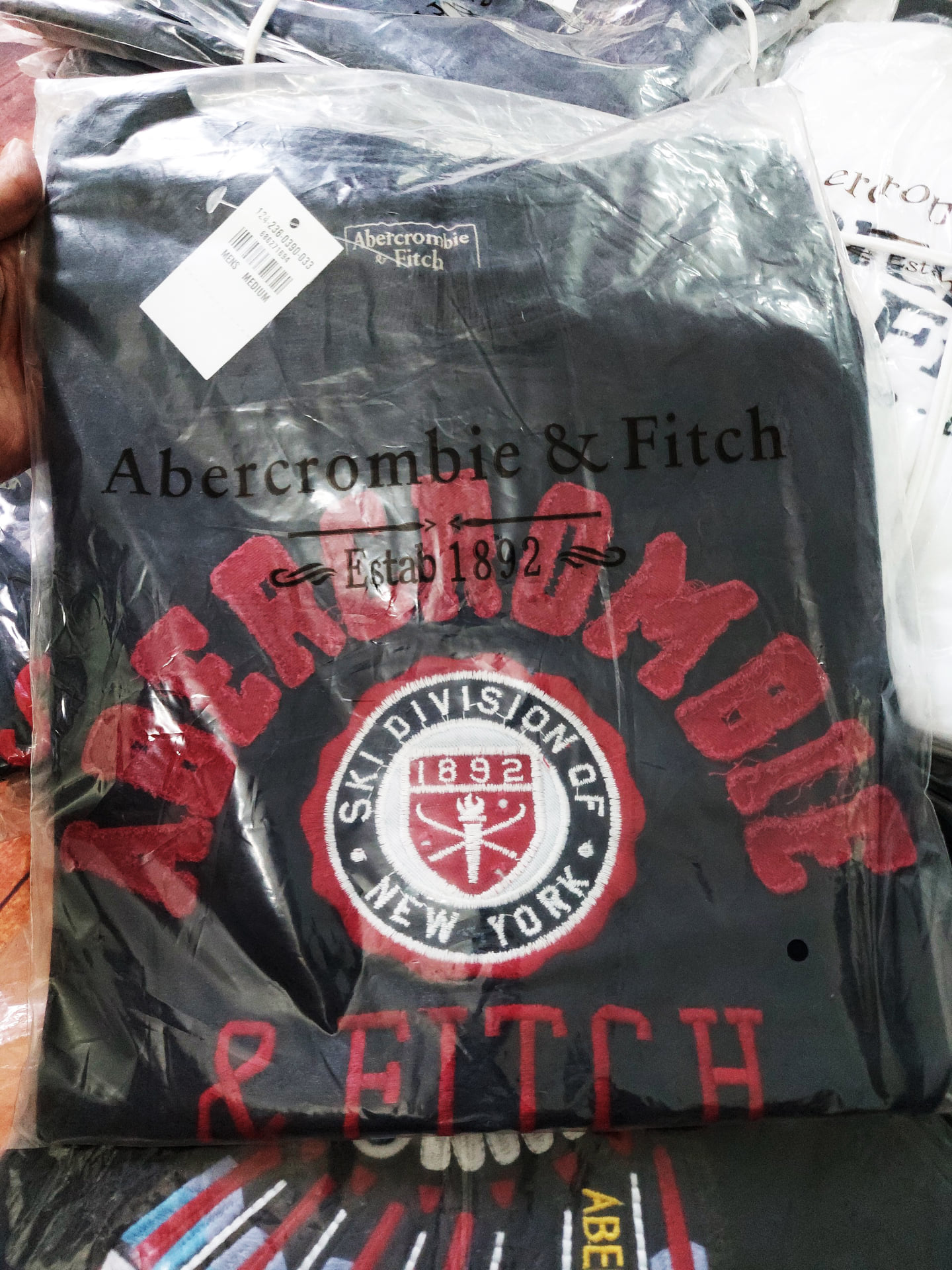 Áo thun Abercrombie Navy Skill