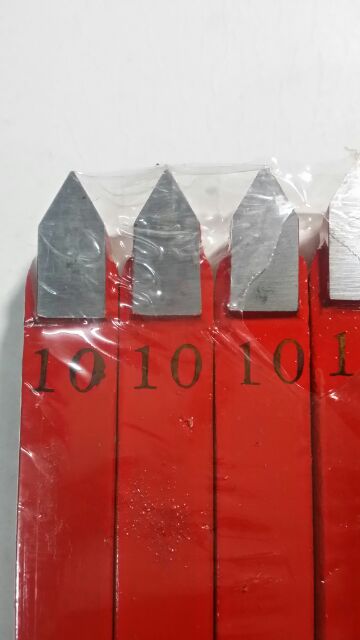 Dao tiện thẳng đỏ số 6 x 2.cây .....