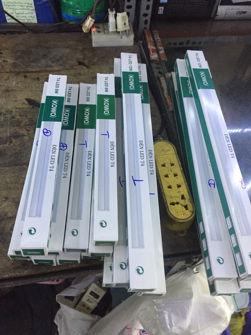 Bộ đèn led liền thân T4 30cm
