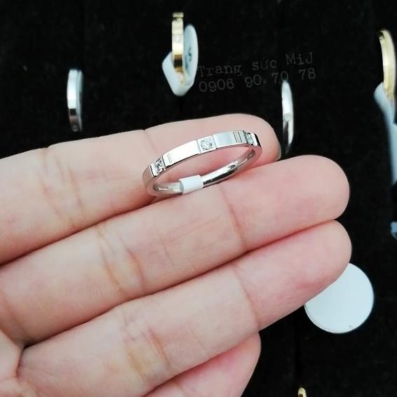[GIÁ 1 CHIẾC] NHẪN TITAN ĐÍNH 3 ĐÁ MÀU TRẮNG