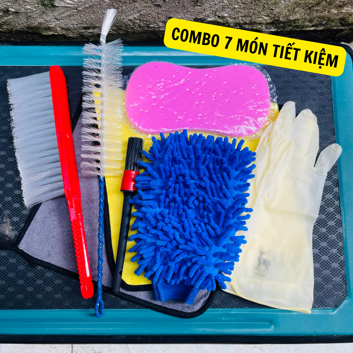 COMBO 7 Món Dụng Cụ Rửa Xe Máy, Rửa Xe Ô tô Tại Nhà (Khăn 3M, Bao Tay San Hô, Bàn Chải, Cọ Bút, Mút Rửa Xe)