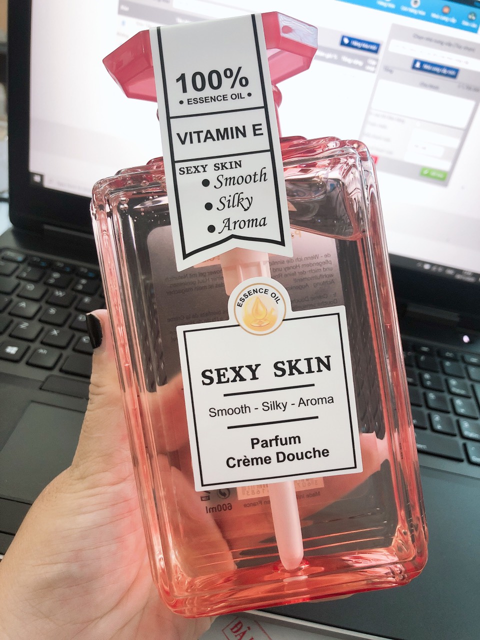 Sữa Tắm Nước Hoa Pháp Sexy Skin 600ml - Vitamin E (Hồng)