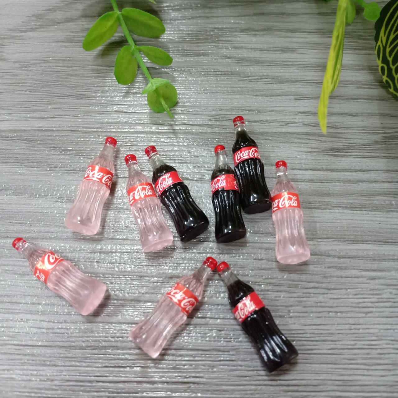 Phụ kiện búp bê chai nước ngọt,chai coca,chai nước hoa quả nhỏ xinh đủ màu