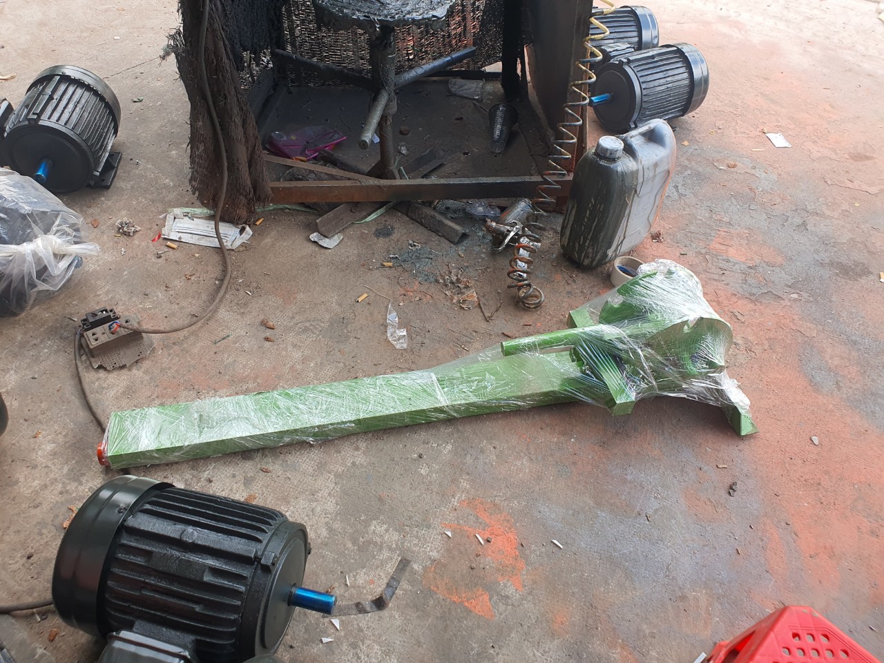 Bàn Bẻ Sắt Phi 14-25 (Xanh)