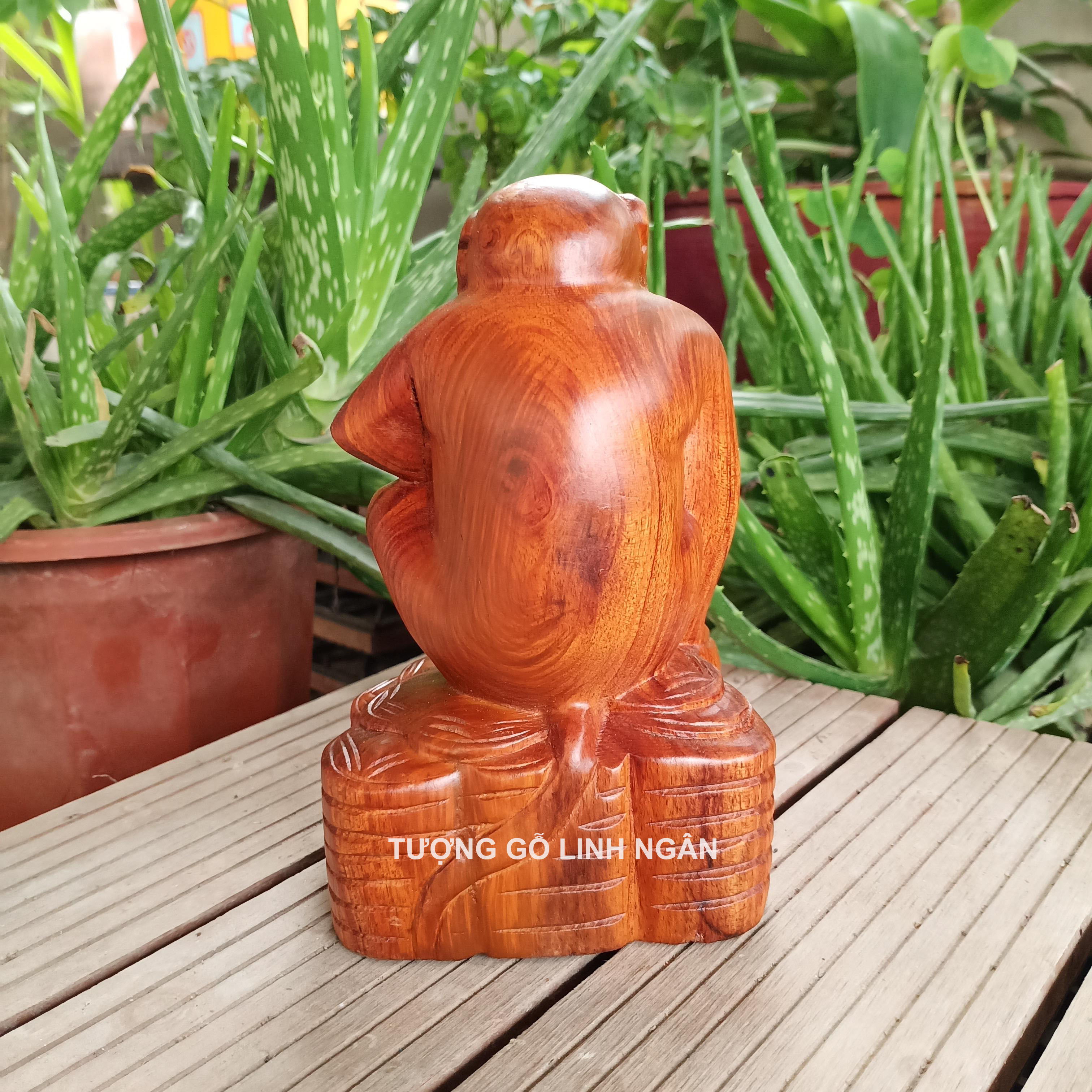 Tượng Khỉ gỗ hương (Cao 15 cm, ngang 8 cm, sâu 6 cm)