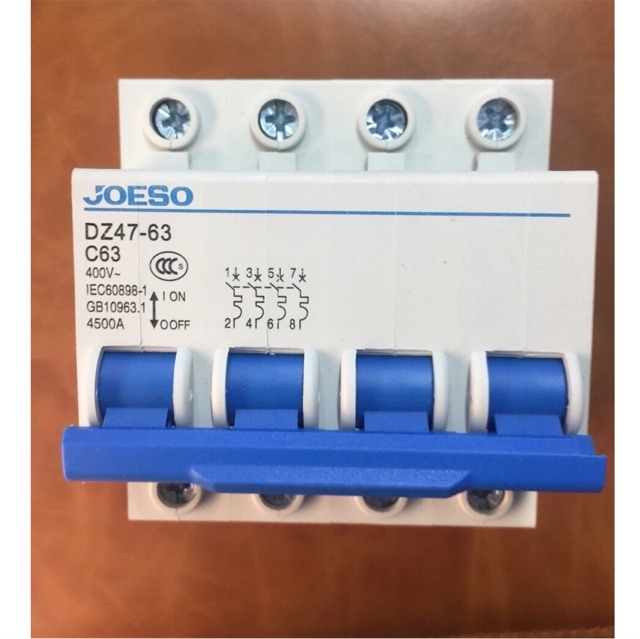 Aptomat d247 - 63 4 pha 600a