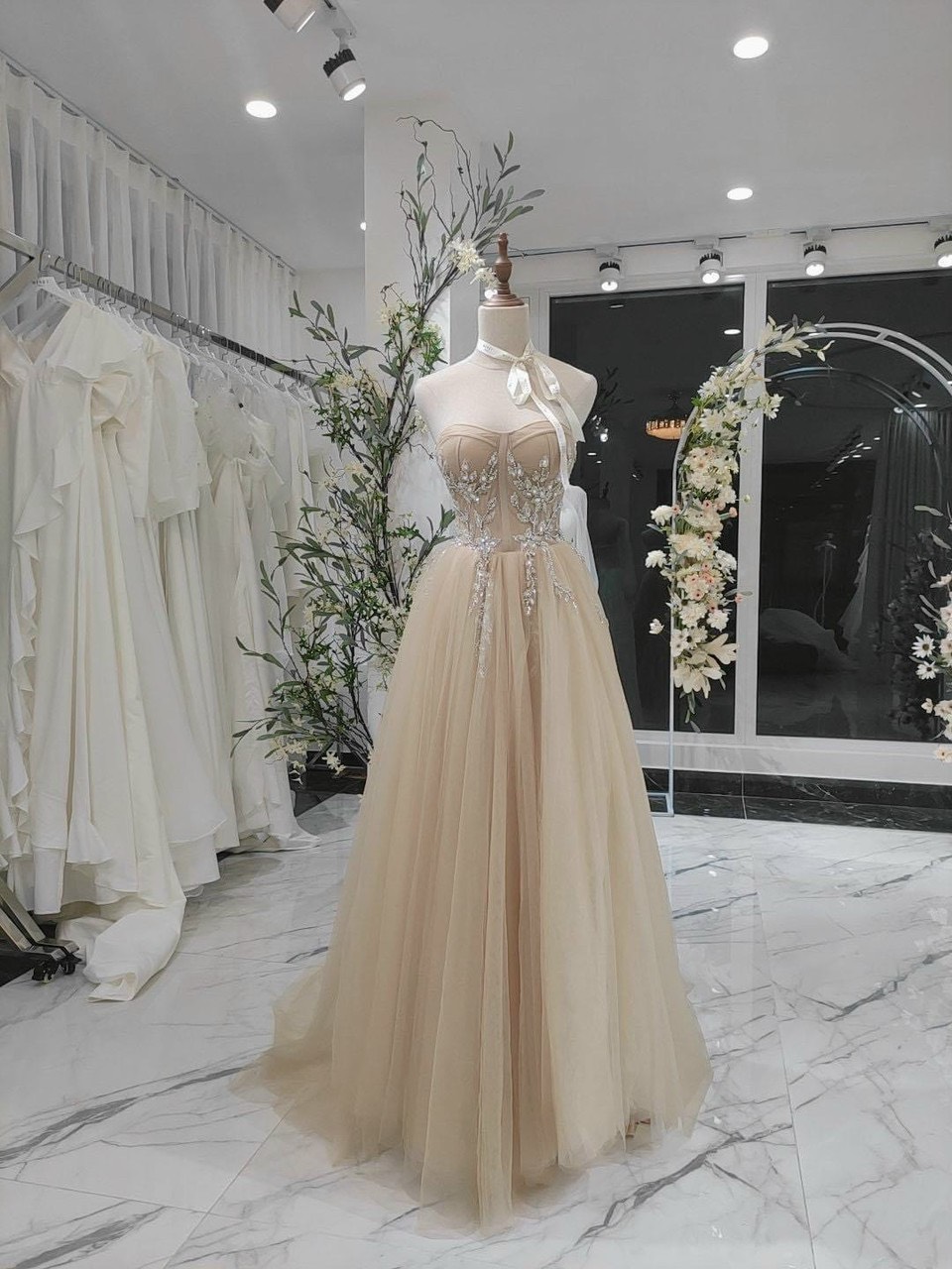 Đầm maxi xoè mặc cưới tay loa cổ vuông phối ren TRIPBLE T DRESS - size M/L - MS256V