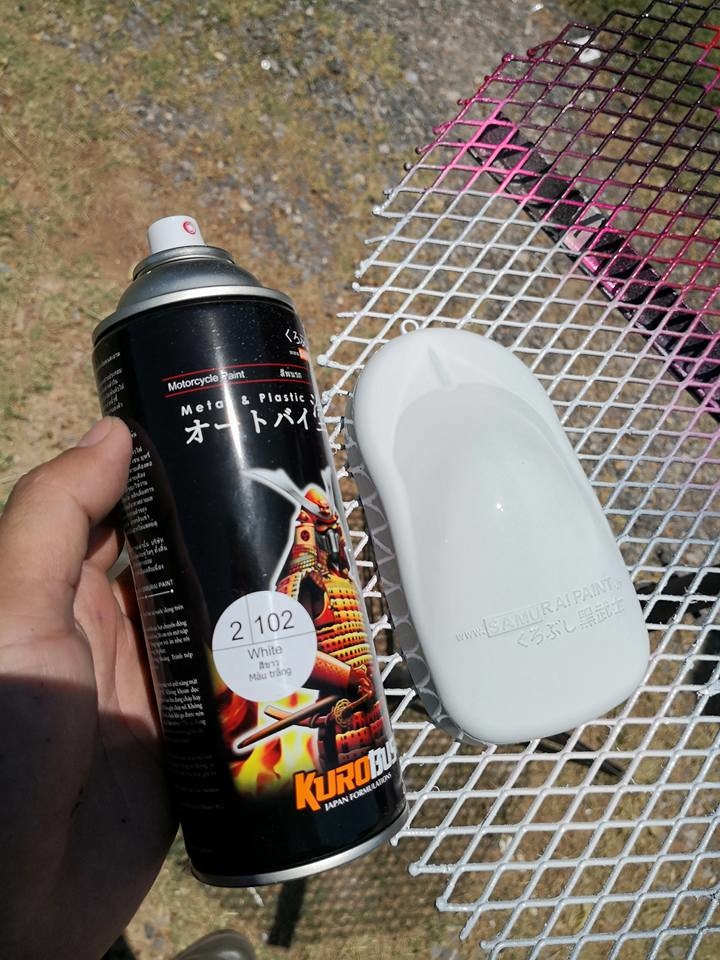 Bottle painting samurai 400ml,2/102 White-vase painting spray samurai White-car spray paint machine samurai white high-grade