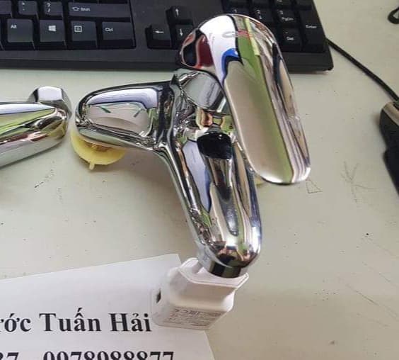 Vòi chậu rửa mặt nóng lạnh Casear Tặng kèm 02 sợi dây cấp