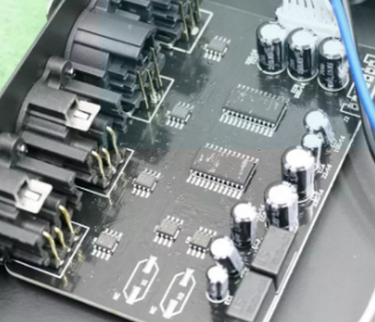 Chống hú micro Feedback XTR 2.0 - 20-h