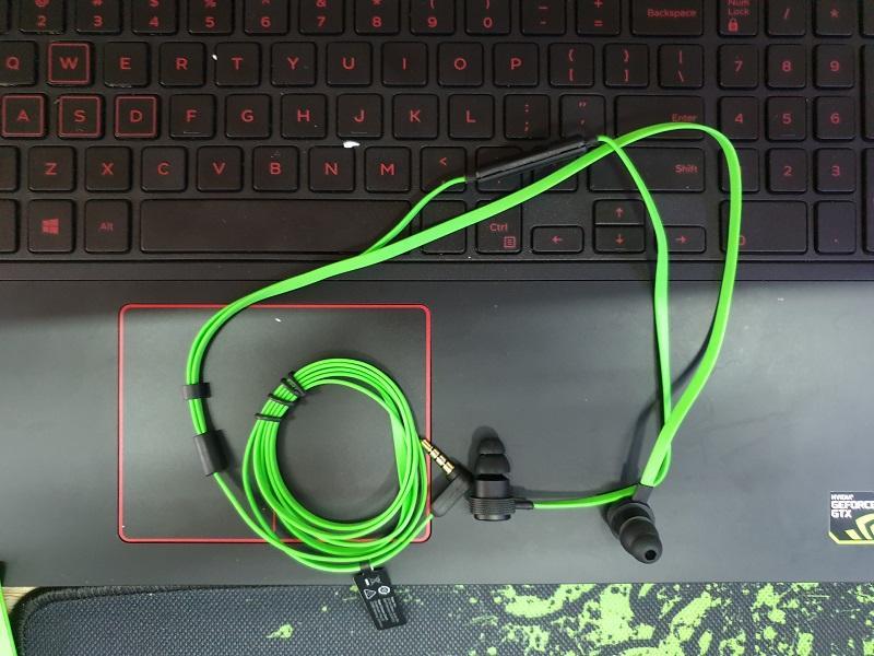 TAI NGHE RAZER HAMMERHEAD PRO V2