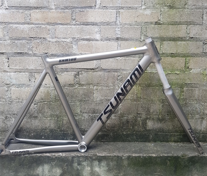 Khung xe đạp Fixed Gear Tsunami SNM100 đầy đủ phụ kiện