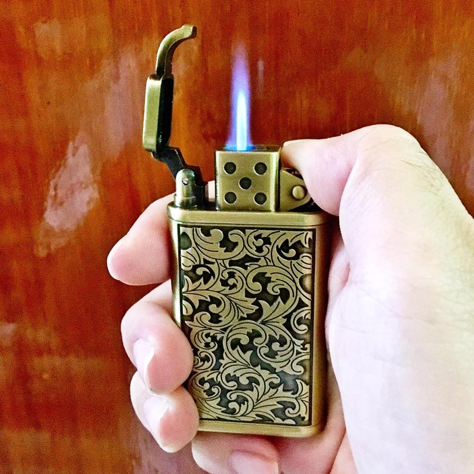 [HCM]Bật lửa hột quẹt khò đồng điêu khắc hình nổi quan cônghoa văn có nắp đậy (hàng mới về siêu hot)