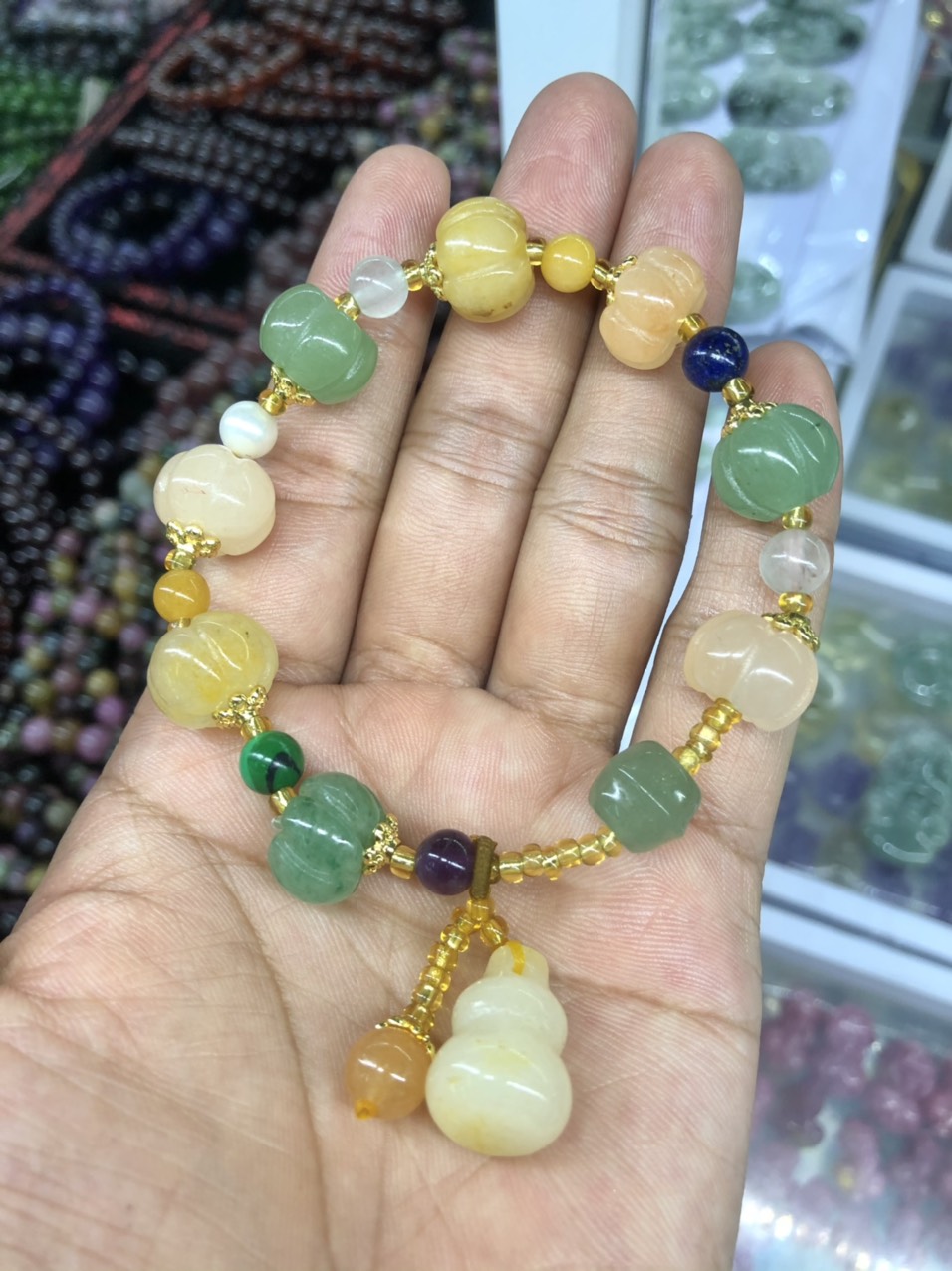 Vòng đeo tay, lắc tay phong thủy kiểu bí ngô đá ngọc hoàng long