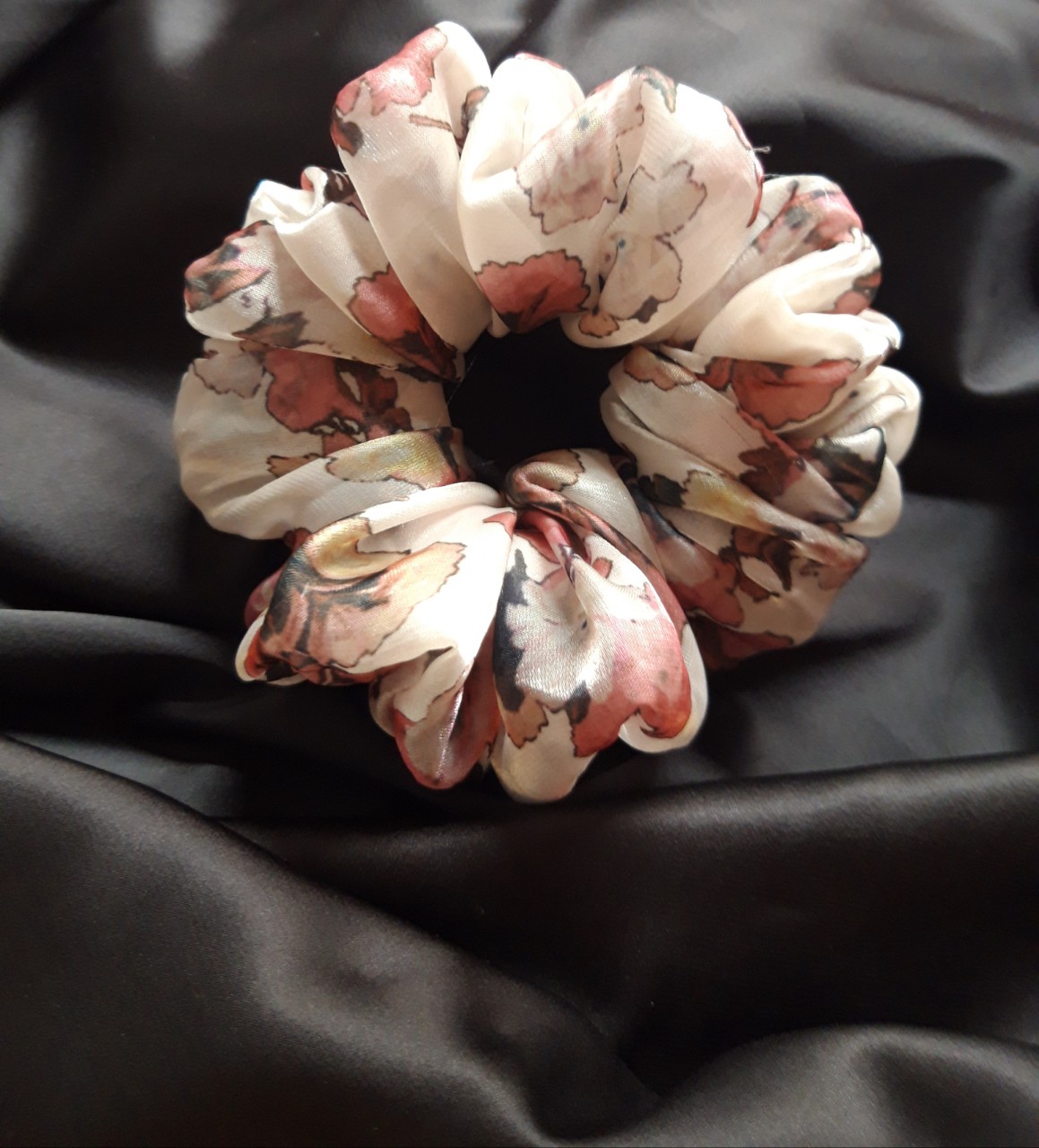 Cột Tóc Scrunchies voan kiến cao cấp( hình thật)
