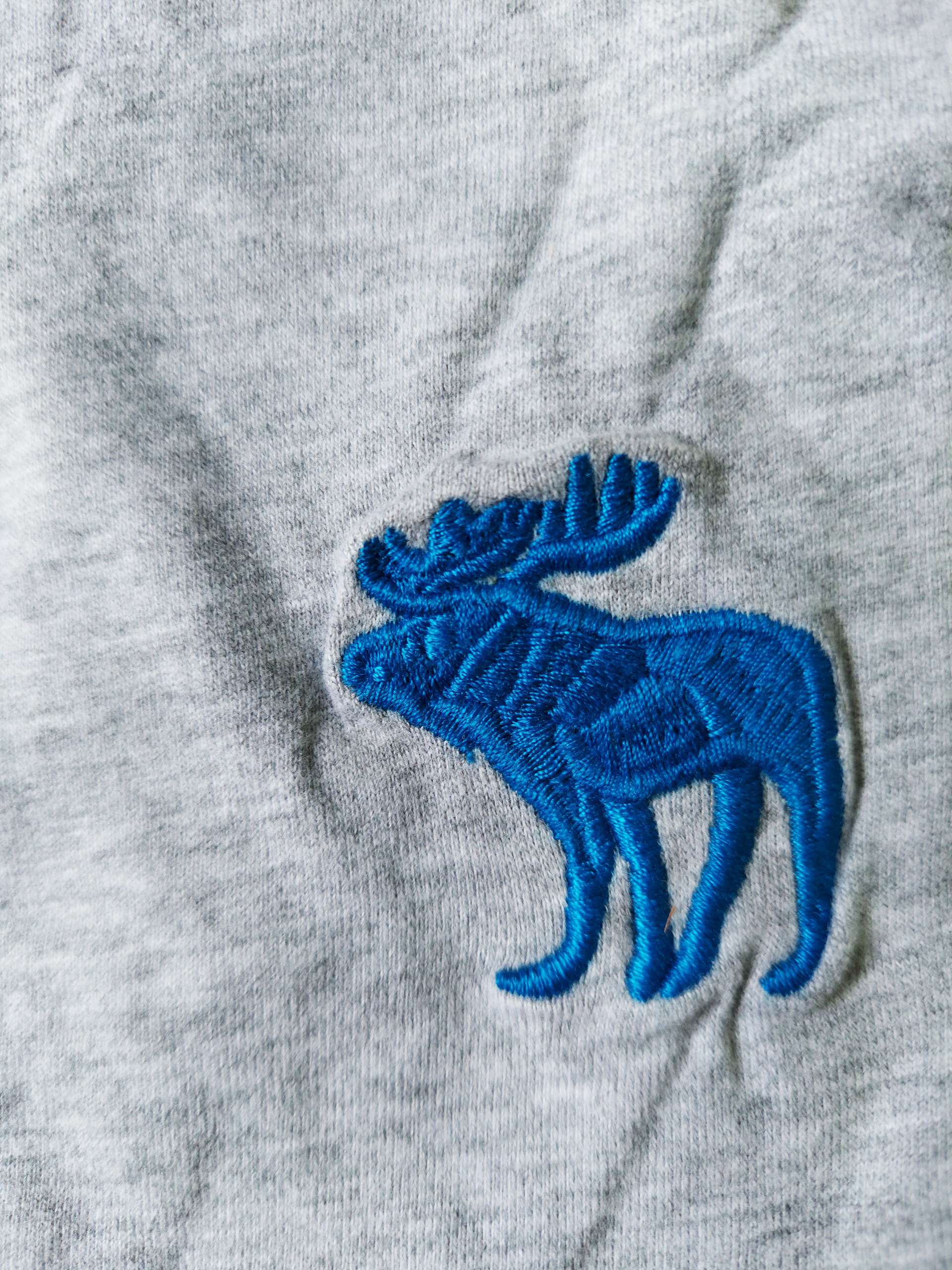 Áo thun Henley Abercrombie Gray Deer