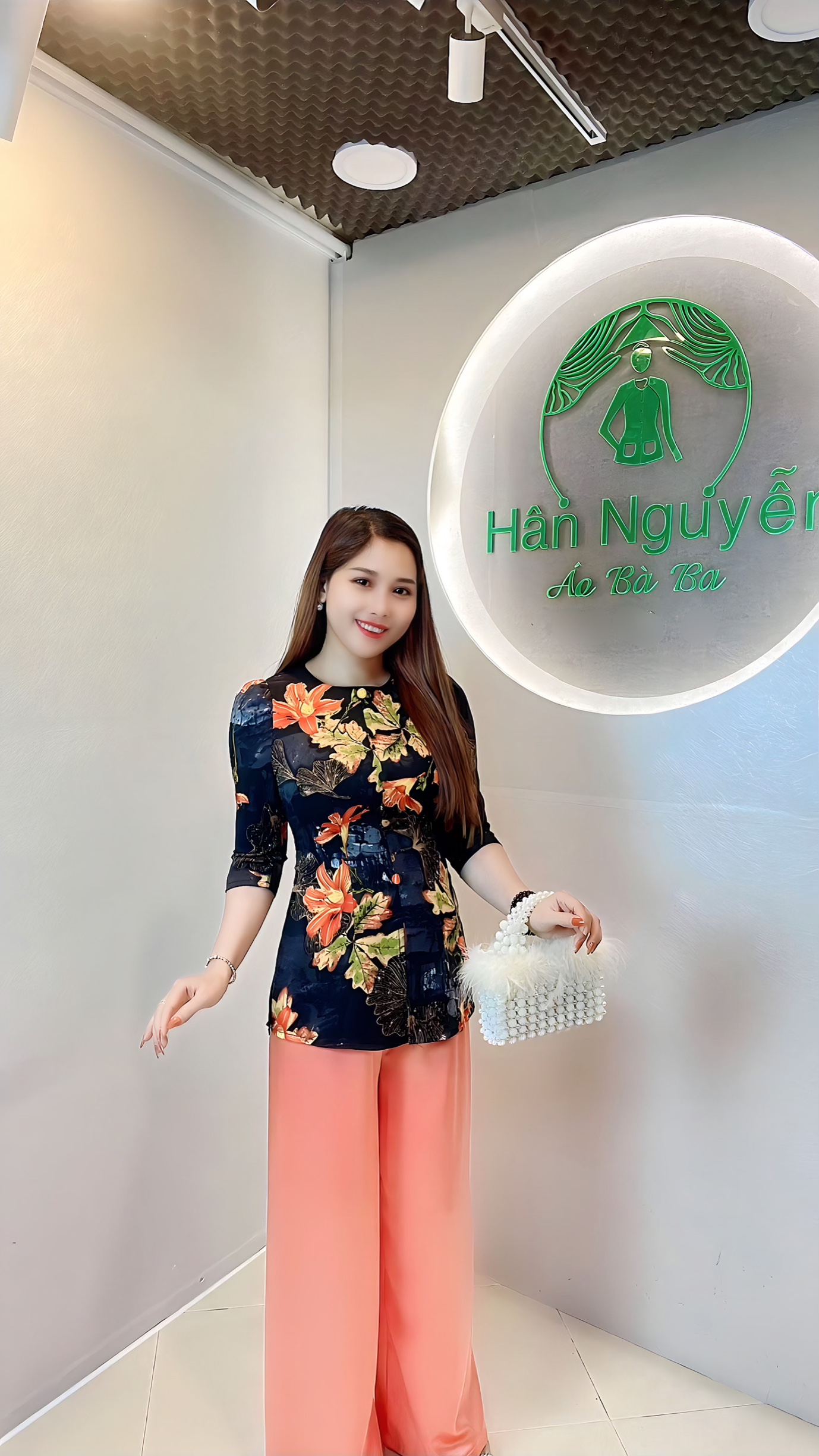 .A66 - Bộ Bà Ba Lụa in Hoa Ly Dây Kéo Nút Bọc