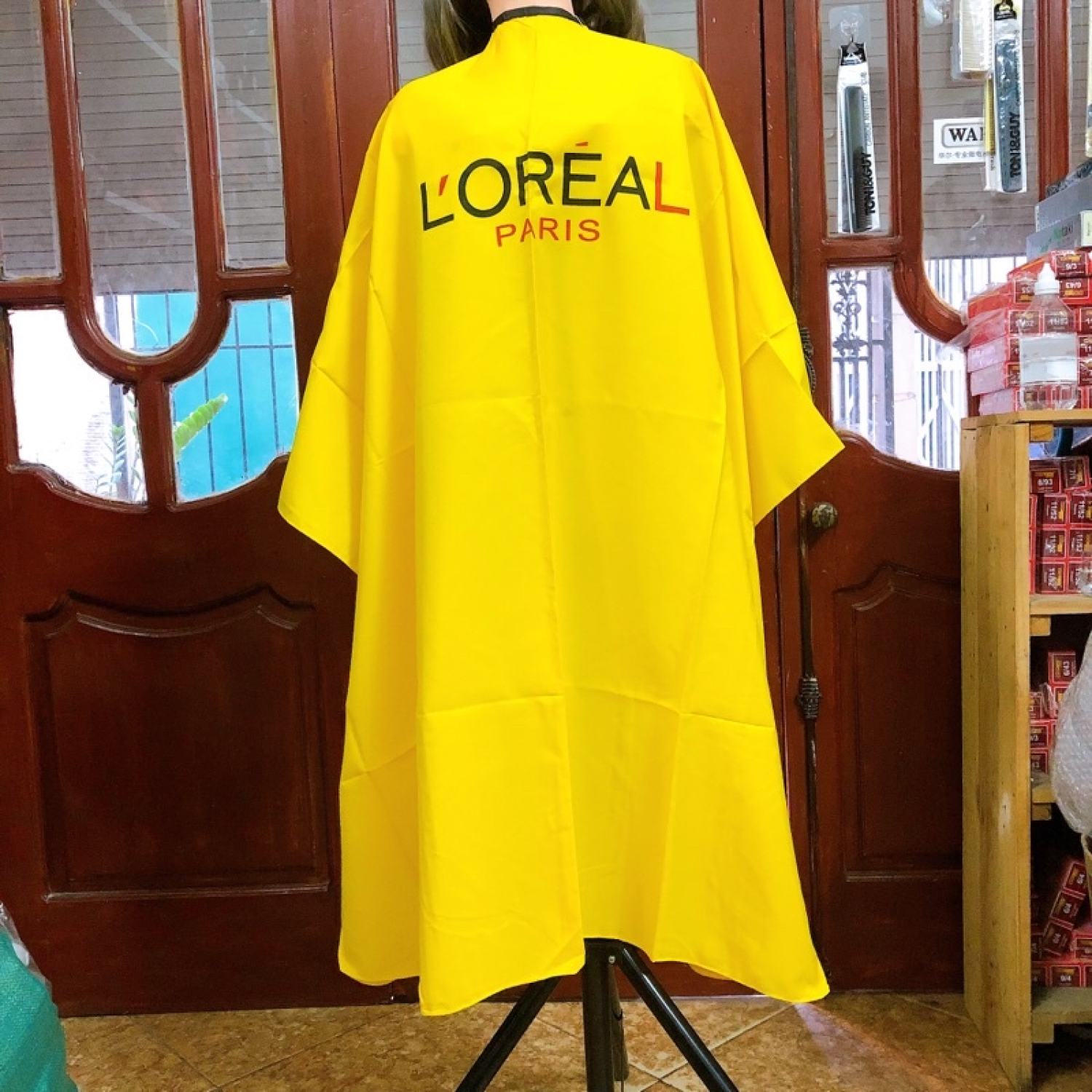 Áo choàng cắt tóc barber Loreal màu vàng Chuyên nghiệp