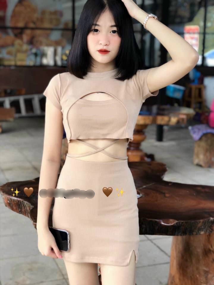 Sét bộ áo croptop khoét ngực chéo eo phối chân váy xẻ tà cực xinh , chất thun gân mềm mịn