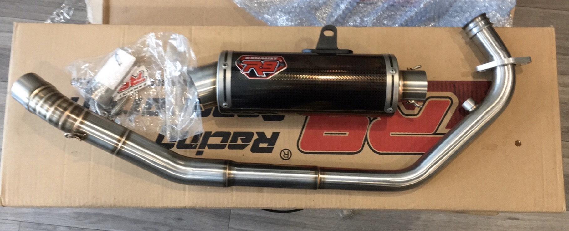 [Motoworld Phân Phối] Pô R9 Mugello Full-System cho Honda Winner150 (Đen vân Carbon)
