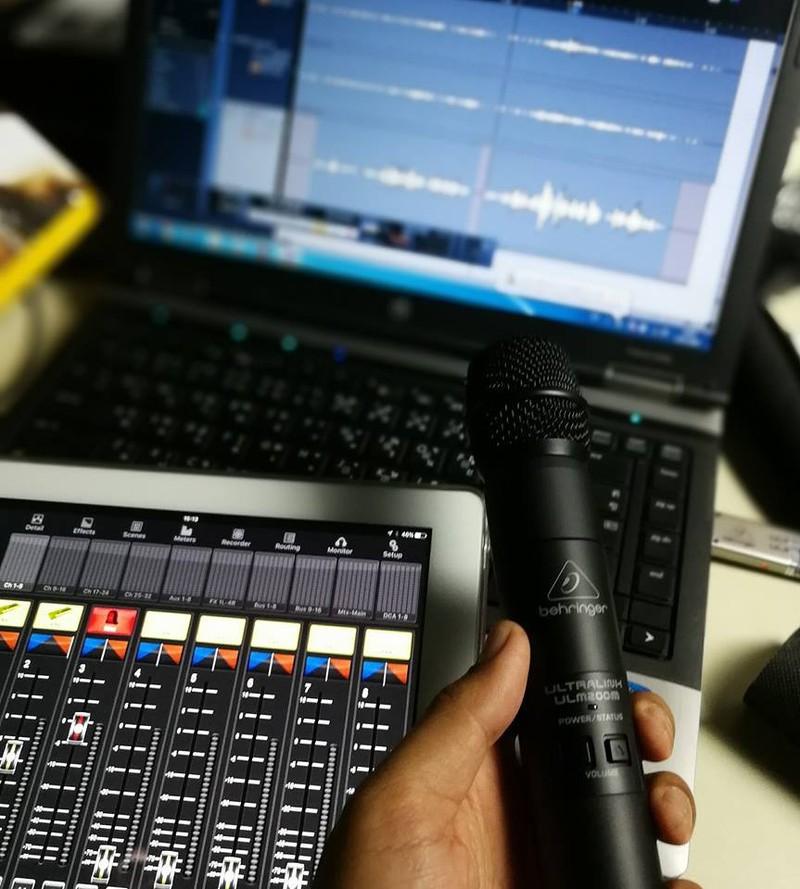 BỘ MICRO KHÔNG DÂY BEHRINGER ULM202USB