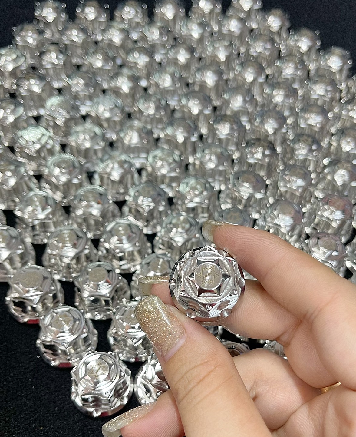 Cốt Bánh Sau Ex150 + 2 Tán Chụp Cốt Salaya