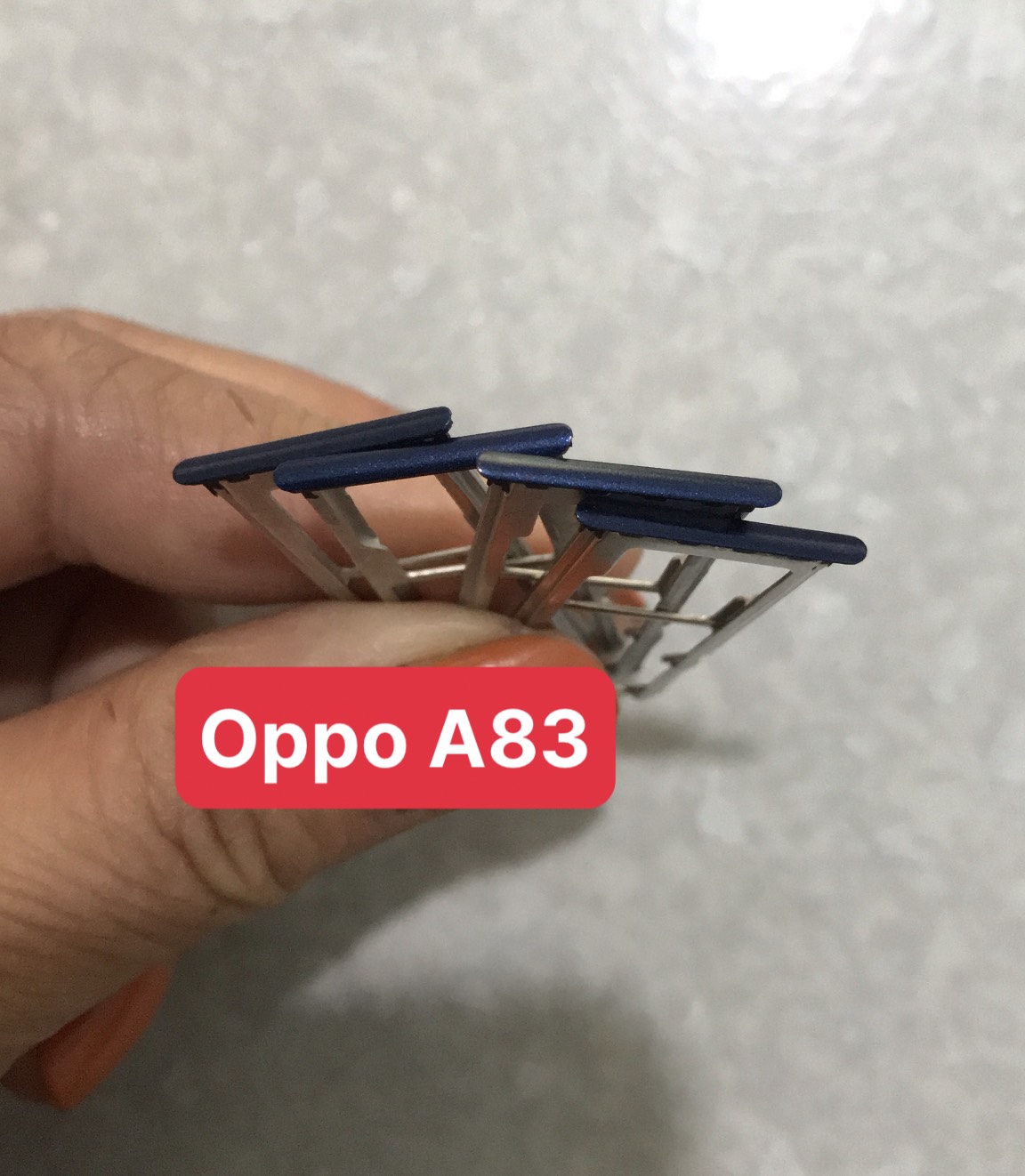 khay sim Oppo A83