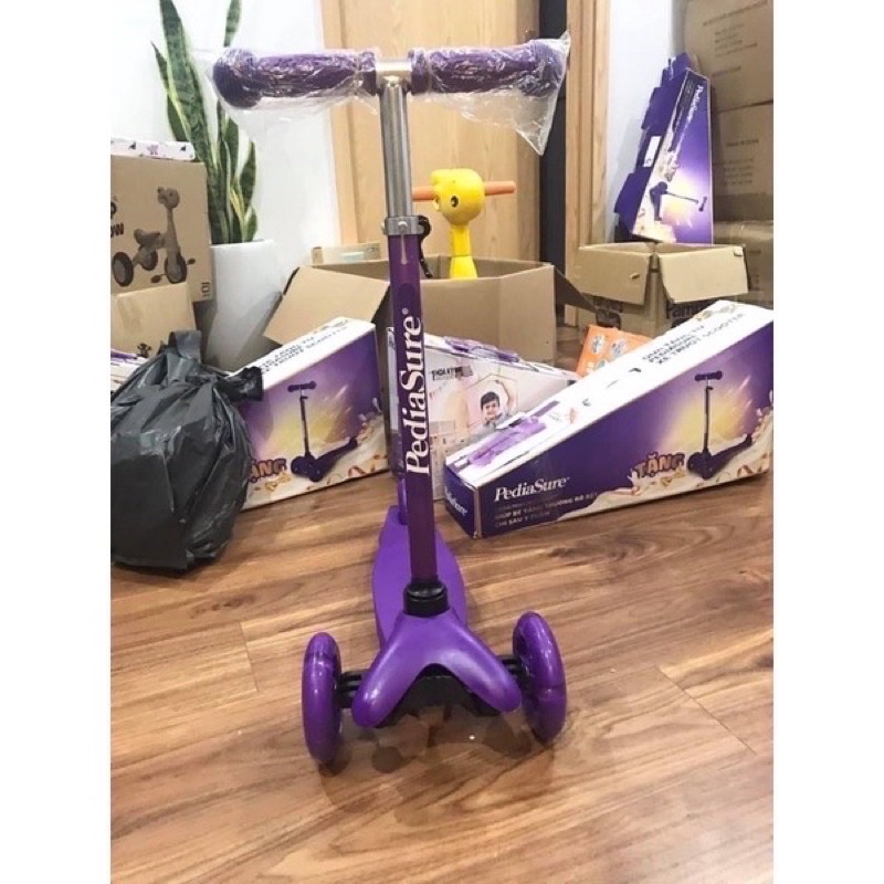 Xe trượt Scooter  3 bánh phát sáng (hkm pediasure & grow)