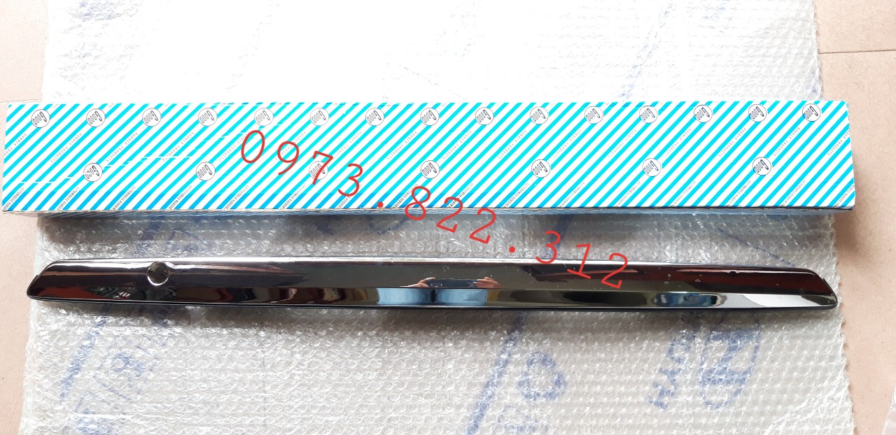 Nẹp cốp sau Vios 02-13 (Mạ Crom, Tay mở cốp sau) OEM