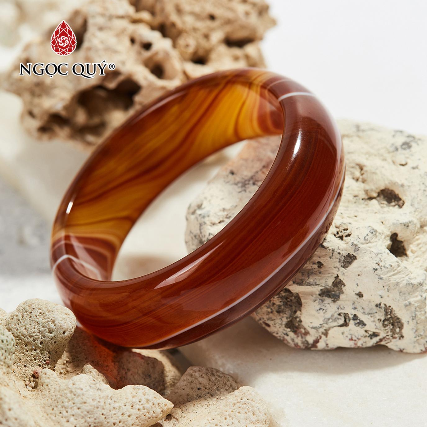 Vòng Tay Mã Não Vàng Nâu Bản Hẹ Dầy 20mm Mệnh Thổ Kim (màu vàng nâu) - Ngọc Qúy Gemstones