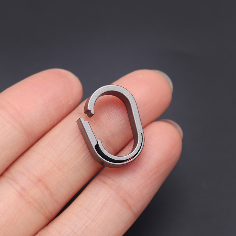 Ring móc khóa titan hình ovan (1 cái)