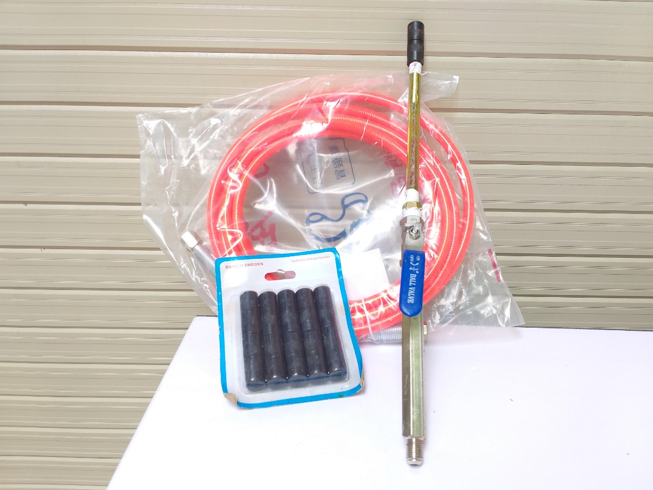 Dây bơm keo chống thấm PU-EPOXY