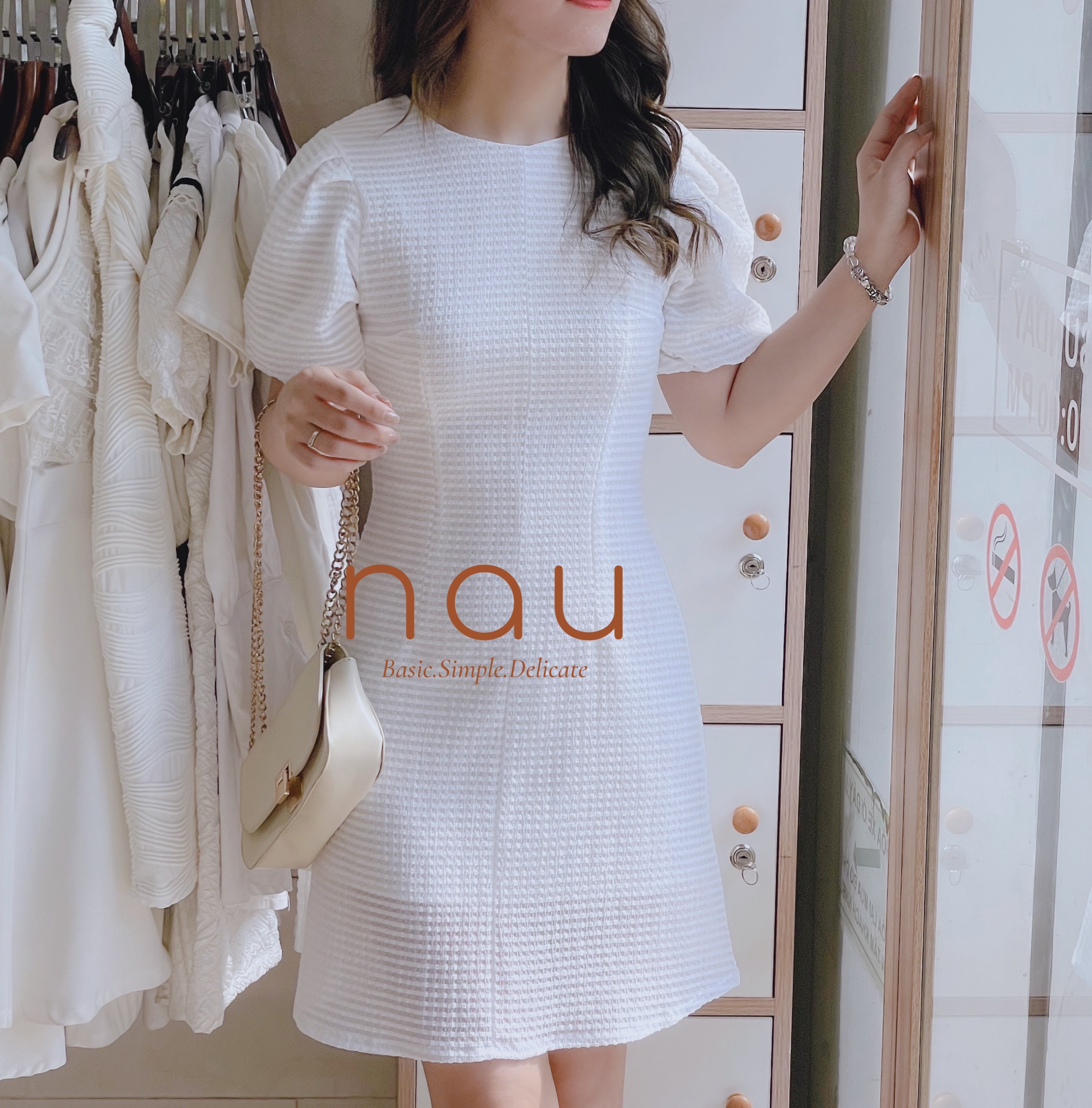 Đầm tay phồng dáng mini basic