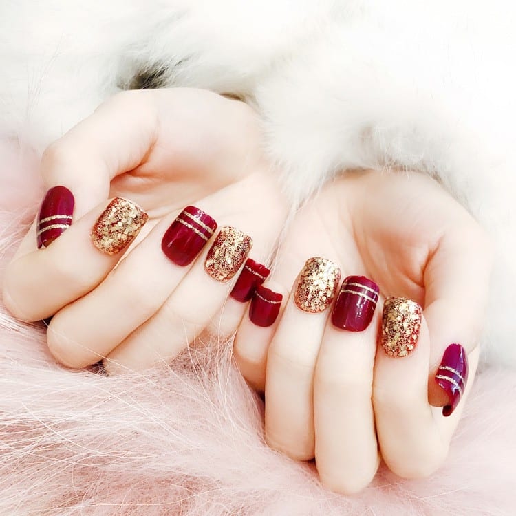 Bộ 24 Móng Tay Đỏ Đô Nhũ Vàng ( kèm keo +dũa móng)