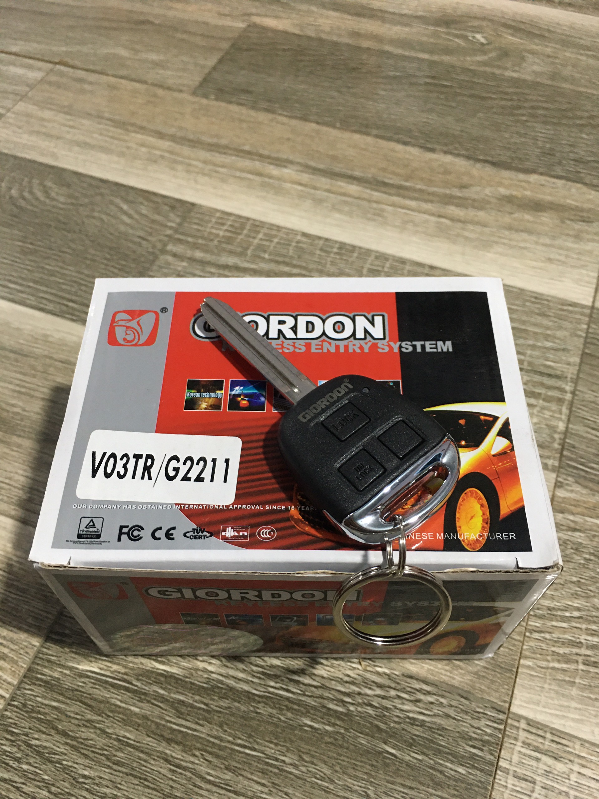 Sản phẩm gia đình làm: Khiển cửa (khoá / đóng mở cửa) ô tô G2211 12V GIƠ-ĐƠN