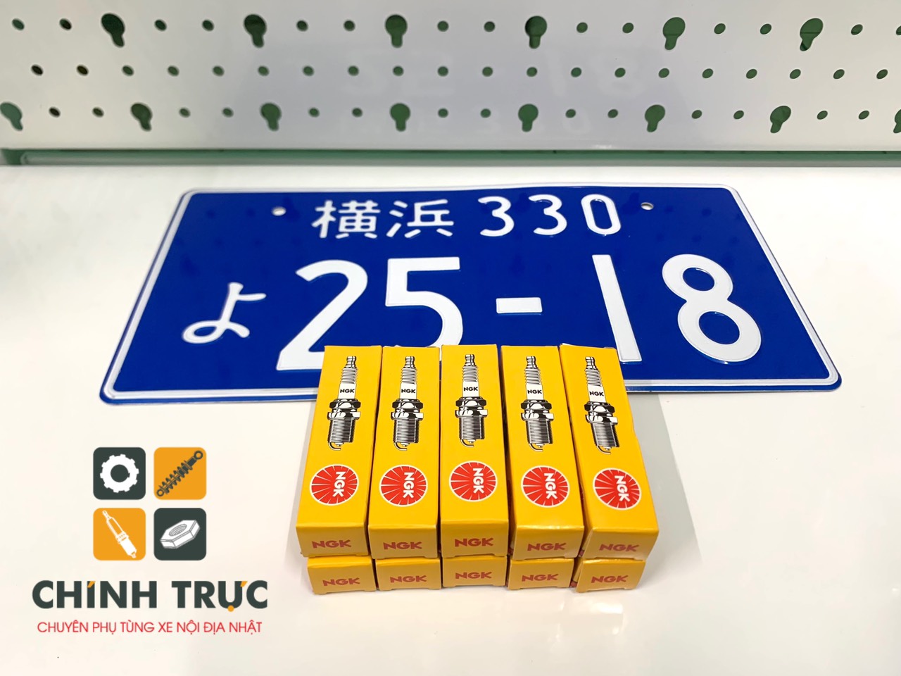 Bugi chân ngắn NGK Japan