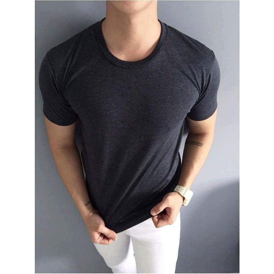 Phông Cổ Tròn Màu Đen Form Body Trẻ Trung