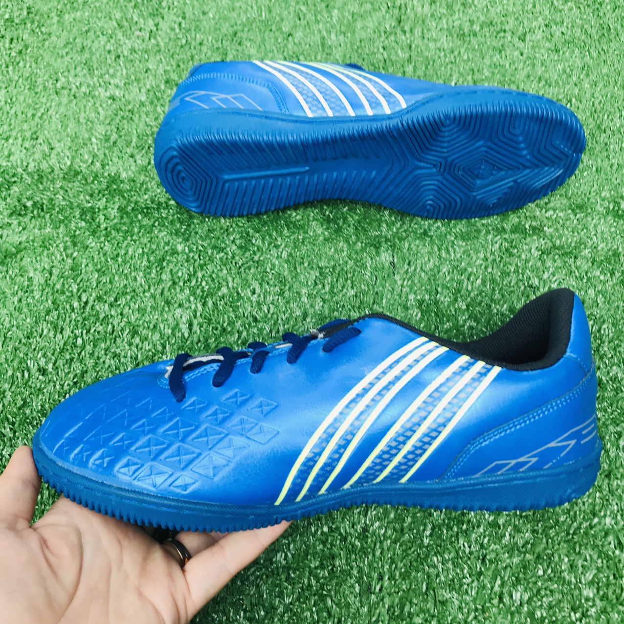 [HCM]Giày đá bóng giày đá banh pan futsal đế bằng