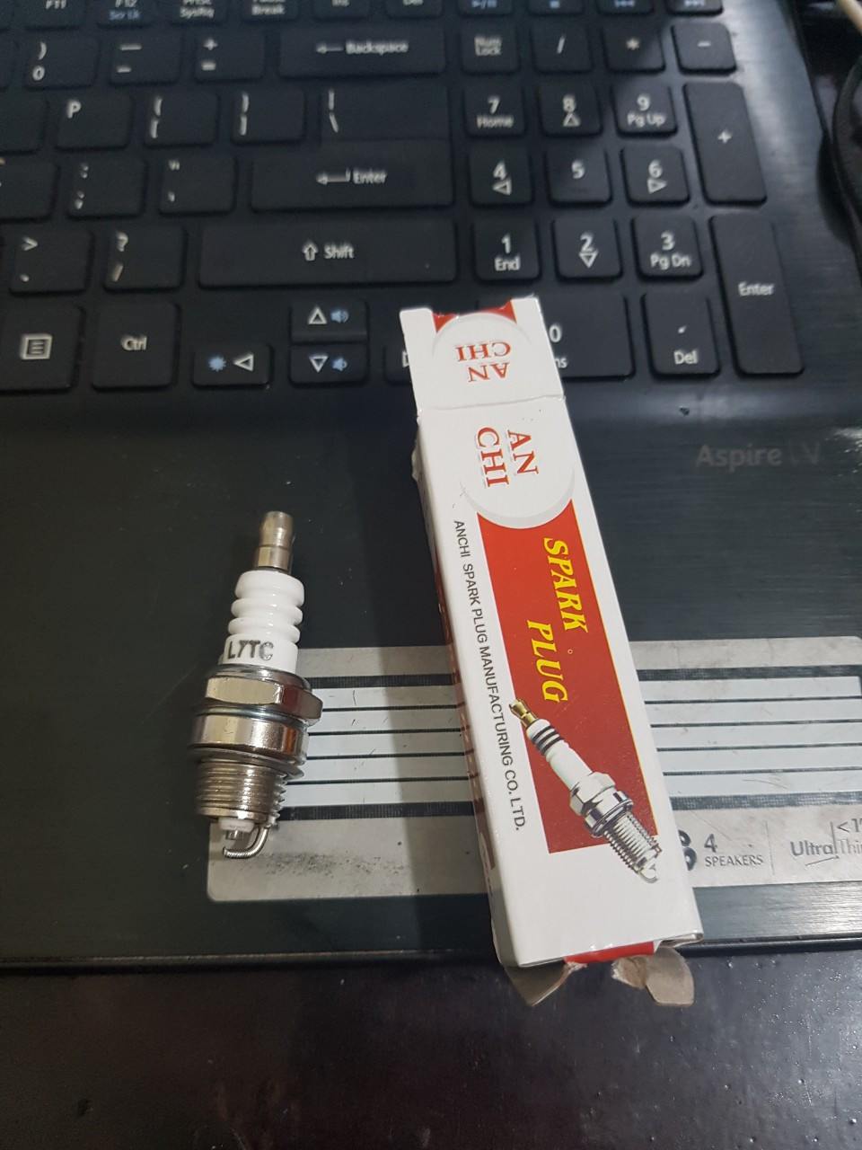 bugi máy cắt cỏ