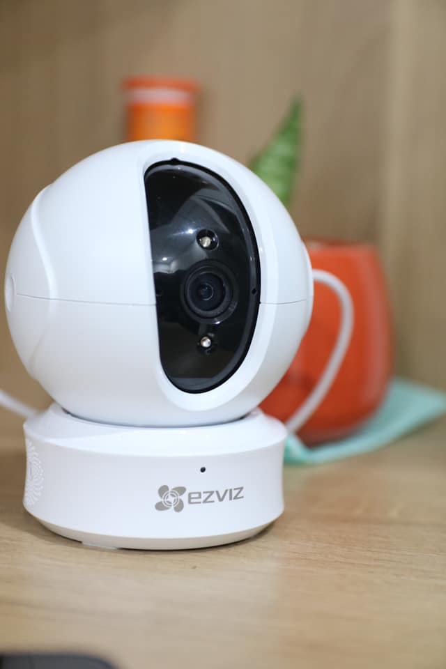 camera ezviz C6cn HD 720p  combo thẻ 32gb