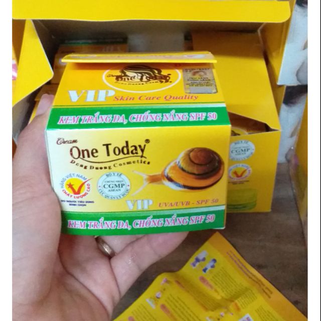 Kem trắng da chống nắng SPF50 One Today 10g