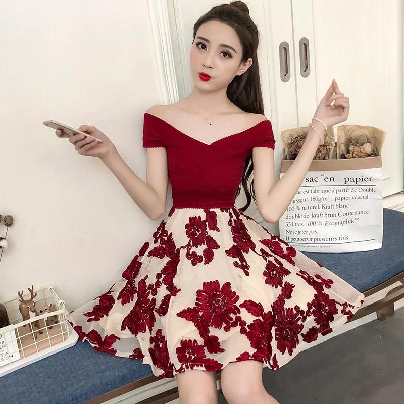 [HCM]ĐẦM XÒE TRỄ VAI THIẾT KẾ HỞ LƯNG - V49